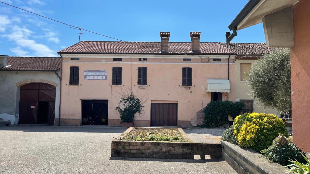 Agriturismo Corte Manzoglio Gazzuolo Exteriör bild